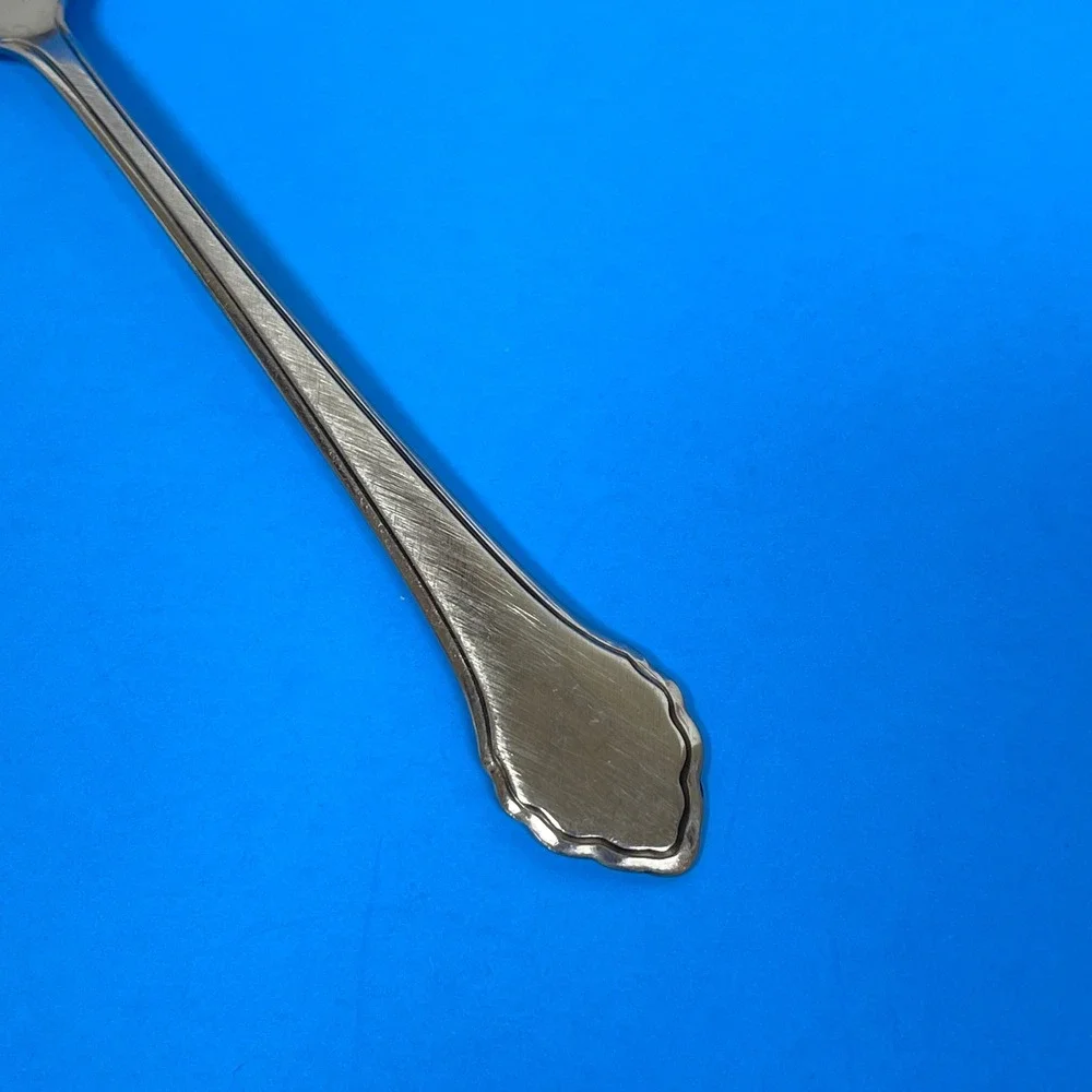 Vintage Oneida Summer Mist Autumn Goow Stainless Spoon Silver Scalloped Handle